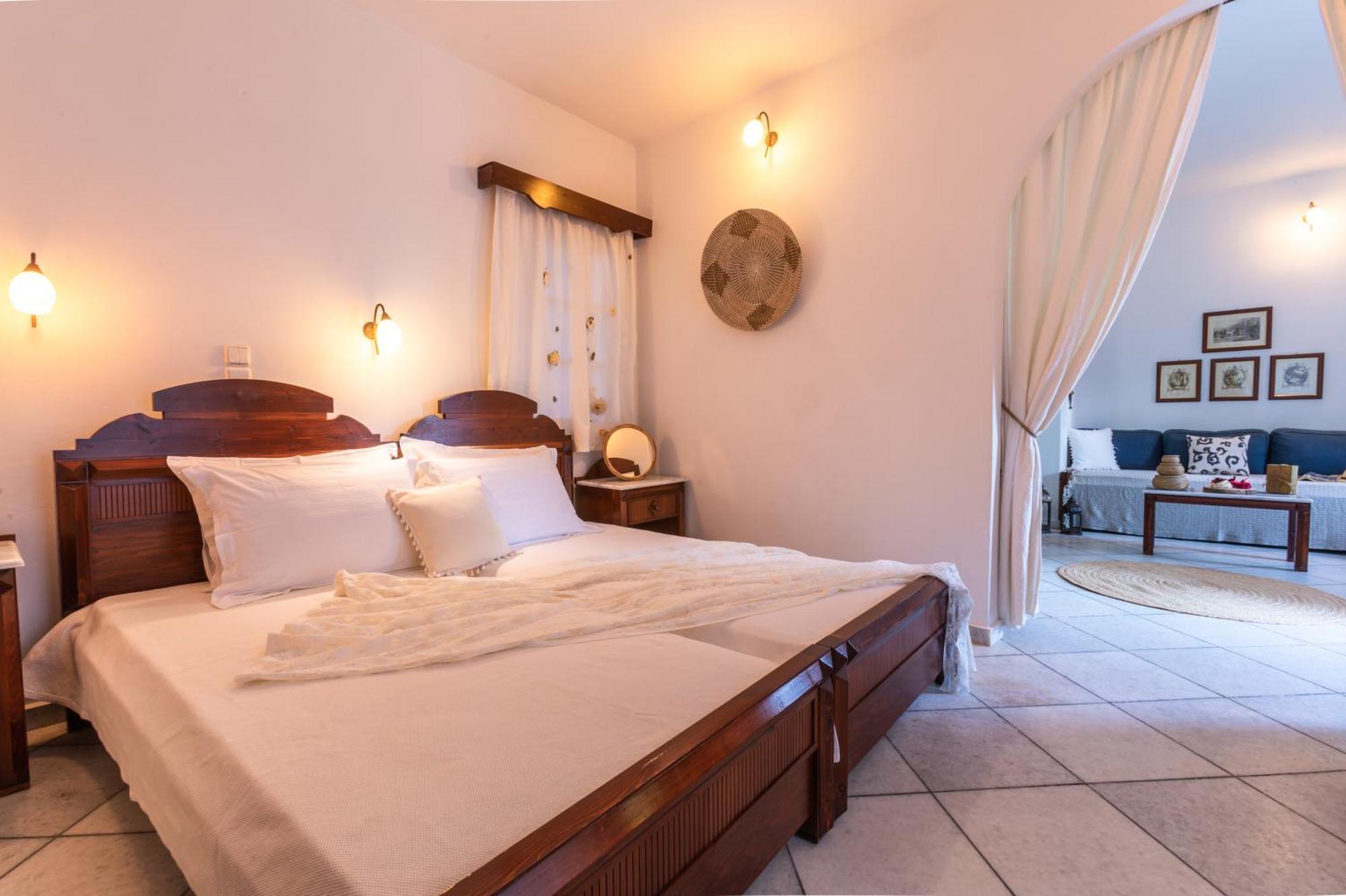 Sunrock Suites Stelida  Esterno foto