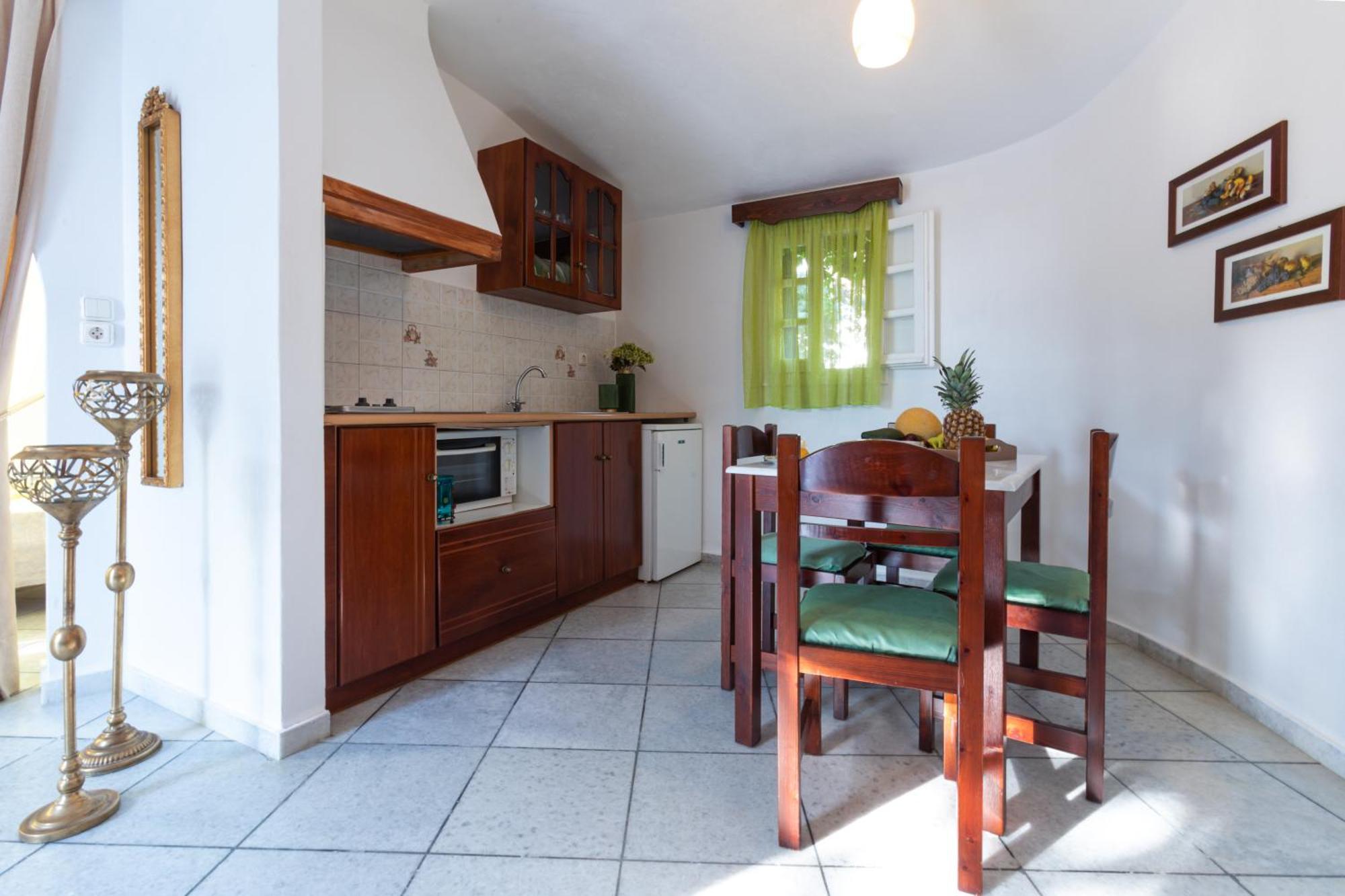 Sunrock Suites Stelida  Esterno foto