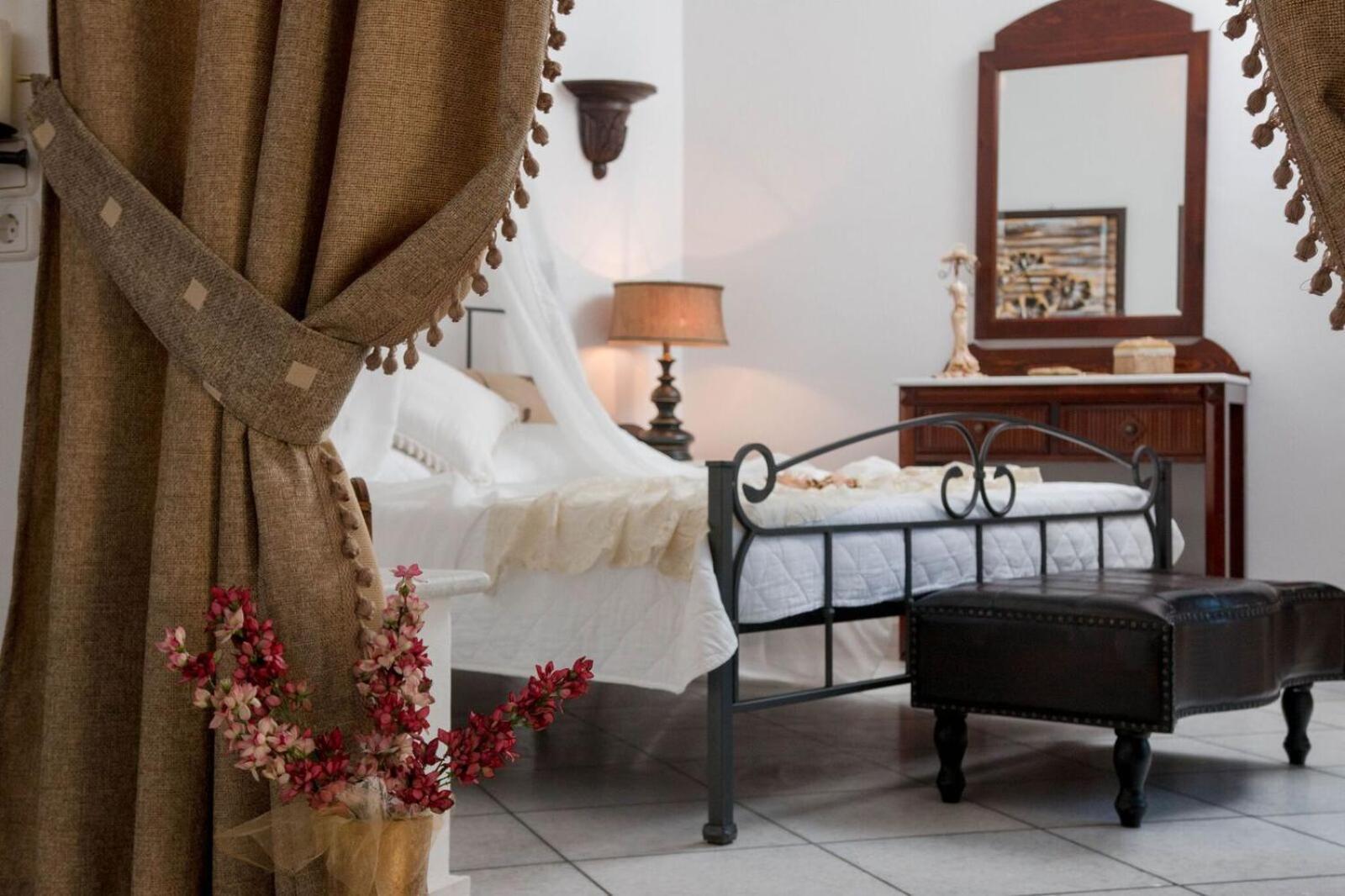 Sunrock Suites Stelida  Esterno foto